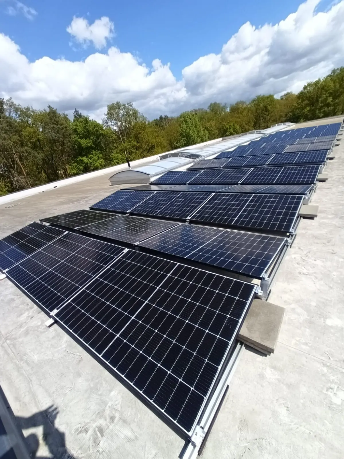 Photovoltaikanlage auf Flachdach in Ludwigsfelde