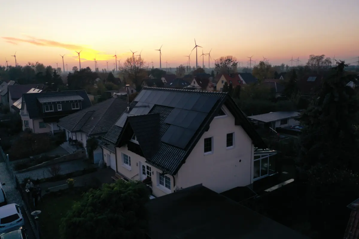 Photovoltaikanlage bei Sonnenuntergang in Wustermark